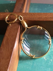 Vintage Loupe à Main Dorée Décor de Papillons - Afbeelding 1 van 3