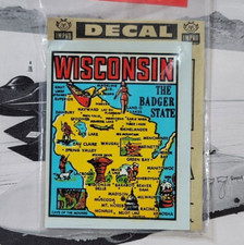 ORIGINAL TRAVEL DECAL VTG WISCONSIN MAP PINUP FISHING AUTO RV TRAILER BADGER OLD