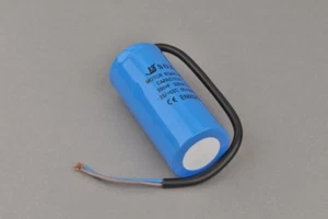 Condensador Condensador de motor Condensador de arranque 200 uF / 320V con cable - Imagen 1 de 1