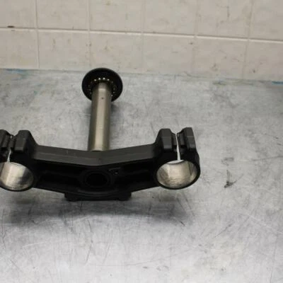 10-13 KAWASAKI Z1000 HORQUILLA DELANTERA ABRAZADERA INFERIOR TRIPLE ÁRBOL VÁSTAGO BB421 Foto 1 de 4