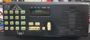 RADIO DE FERROCARRIL JEM TRI-BAND CABINA LIMPIA, INCLUYE DIGITAL - Imagen 1 de 4
