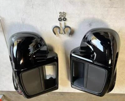 OS&D Advanblack VIVID BLACK RUSHMORE LOWER VENTED FAIRINGS FOR HARLEY 2014+ - Image 1 of 4