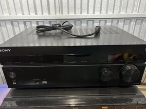 Bundled Sony STR-DH550 5.2 Channel Home Theater AV Sony Blu-Ray player w remotes - Picture 1 of 4