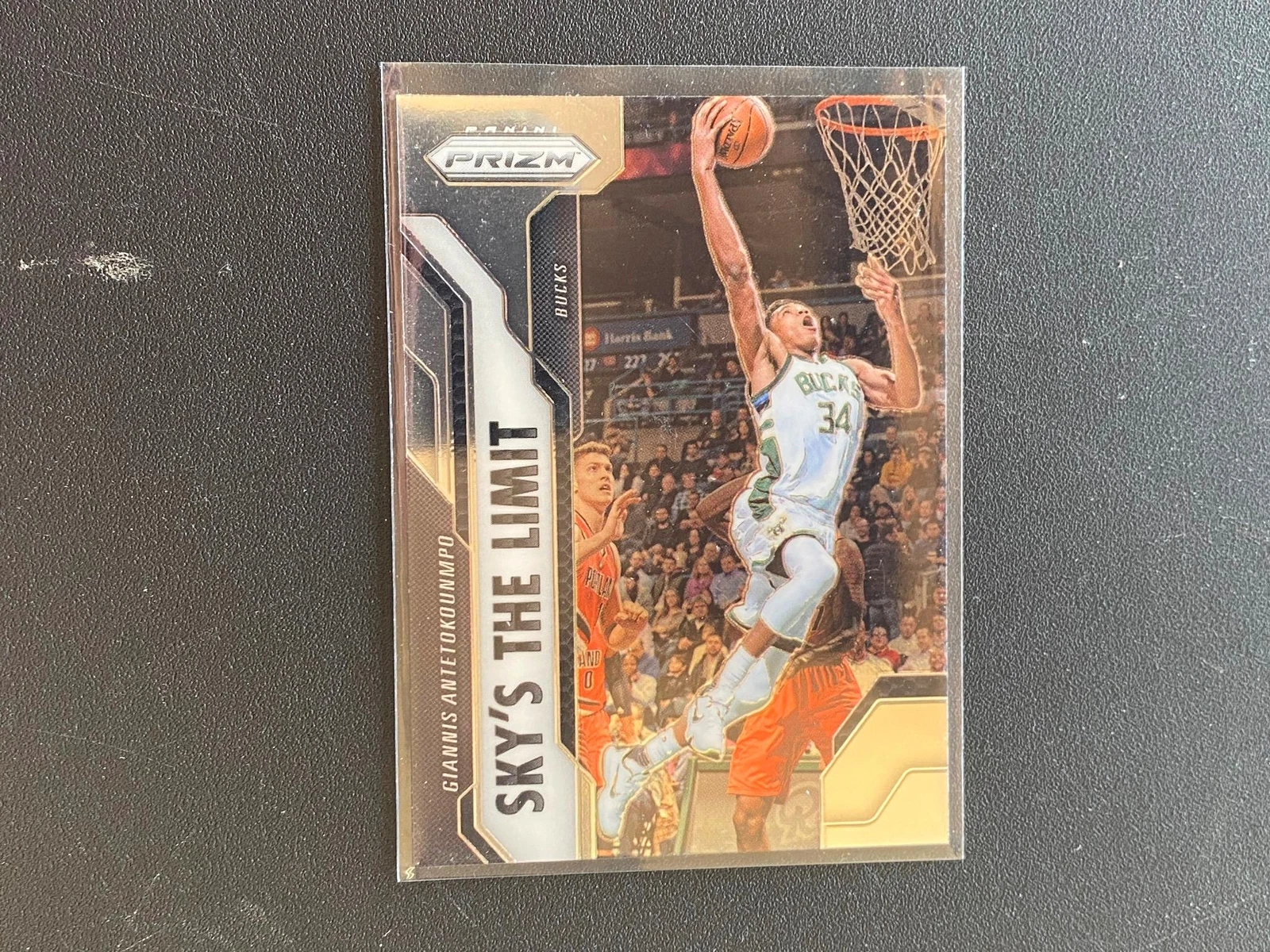 Giannis Antetokounmpo 2016-17 Prizm Sky's The Limit Milwaukee Bucks N19