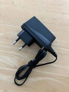 NOKIA LADEGERÄT DÜNNER KLEINER PIN, ORIGINAL UND BRANDNEU - Bild 1 von 1
