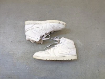 Nike AIR JORDAN 1 Mid Triple White Men 9.5 Leather 554724-109 2018 Sneakers Shoe — 第 1/4 张图片