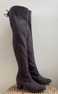 Bota Stuart Weitzman de gamuza elástica sobre la rodilla bloque tacón medio, chocolate 10 - Imagen 1 de 8