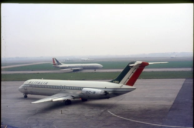 original 35 mm Slide  DC9 Alitalia I-DIKB Bruxelles 1968 - Изображение 1 из 1