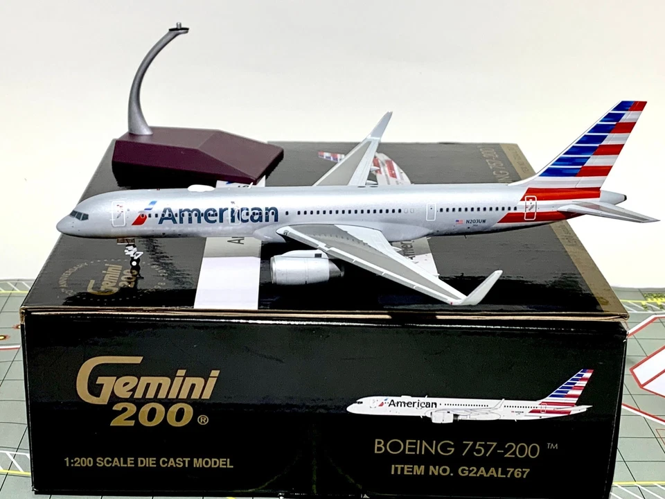 Gemini 200 1:200 American Airlines Boeing 757-200 N203UW G2AAL767 - Image 1 of 1