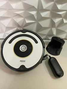 iRobot Roomba 620 Aspirapolvere domotico pulisci pavimenti senza sacchetto - Foto 1 di 4