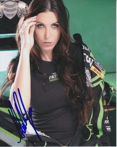 Divertida fotografía de coche de Alexis DeJoria autografiada 8x10 patrón de la NHRA firmada - Imagen 1 de 1