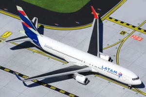 GeminiJets Chile's LATAM Airlines For Boeing B767-300ER CC-CWV 1/400 plane Model - Picture 1 of 1
