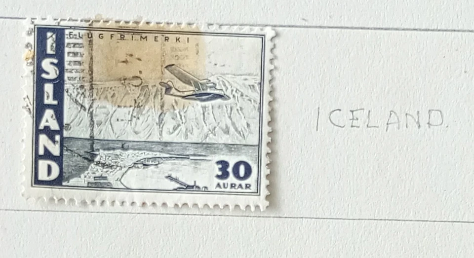 Iceland Airmail 30 Aura Stamp 1947 - Image 1 of 1