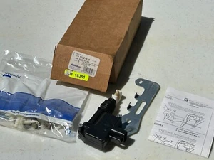 Actuador eléctrico de bloqueo de puerta corredera Chevy GM 1997-2008 con clips 10327235 NOS - Imagen 1 de 8