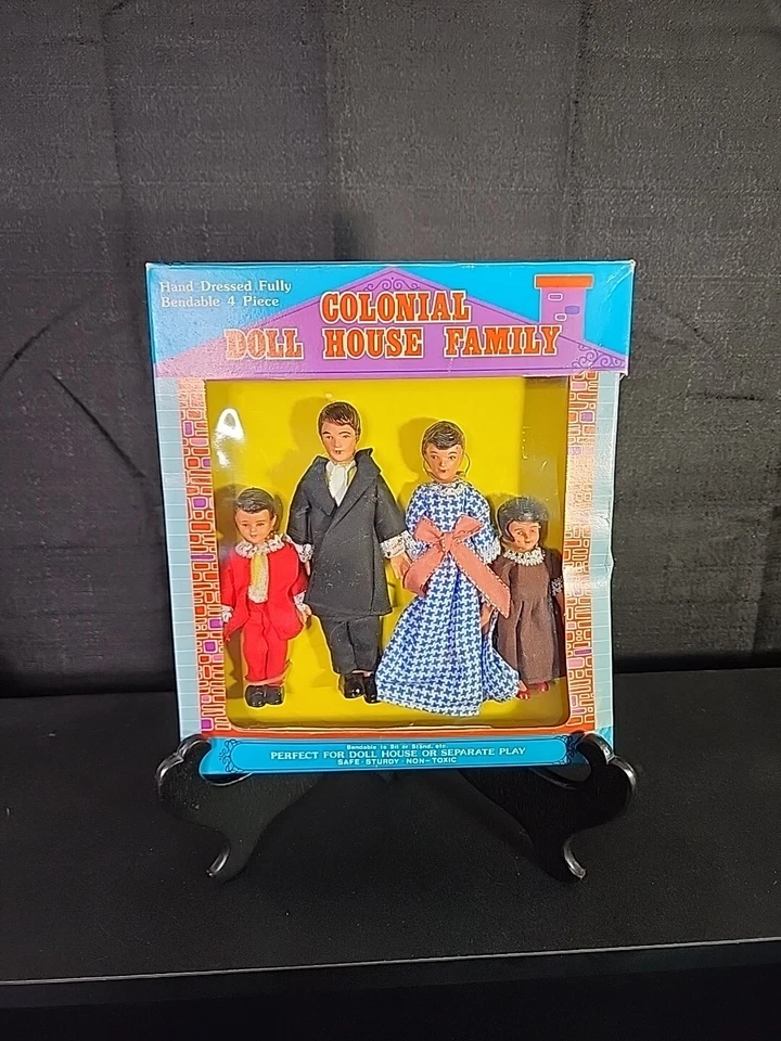 Casa de muñecas colonial MC Shackman de colección familia mamá/papá/hermana/hermano 3"-5" de alto Foto 1 de 4