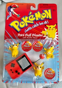 POKEMON Poke BALL BLASTER mit Kampfscheiben DREI PIKACHU #25 Neu MOC - Bild 1 von 5