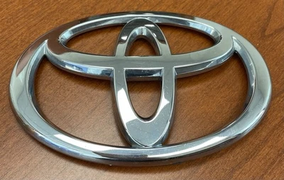 Toyota Highlander 2001-2003 emblema delantero OEM W25 90975-02042 Foto 1 de 3