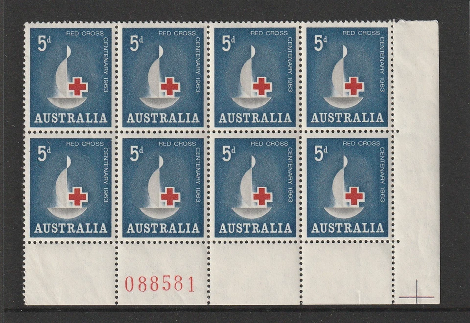 Australia 1963. Cruz Roja Centenario - Bloque de 8 x 5d. Estampillas como nuevas nunca montadas Foto 1 de 2