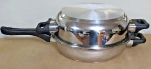 Vapo-Seal Premier 2000 Skllet inox 11" con coperchio a cupola pentola e bracconiere uova - Foto 1 di 6
