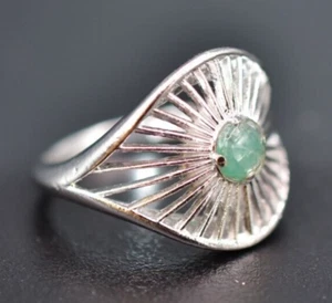 Silver Unusual Emerald Ring size Q 4.19 grams - Picture 1 of 10