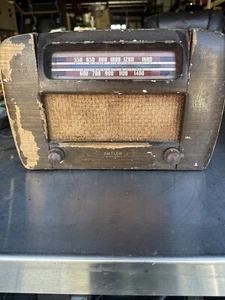 Vintage PHILCO TRANSITONE PT3 ~1942 Wooden Tabletop Tube Radio - Picture 1 of 9