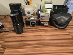 PENTAX K1000 SLR Film Camera - Black With Lens And Flash (Untested) - Picture 1 of 24