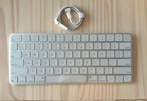 Apple Magic Keyboard with Touch ID - White - A2449 - New - Picture 1 of 3