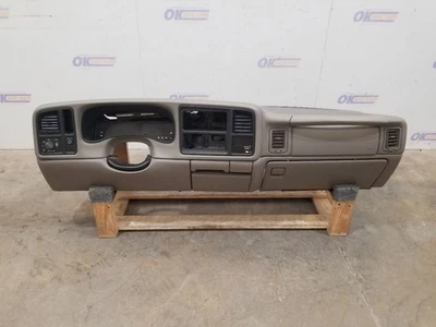 01 2001 GMC SIERRA 2500HD SLT DASH PANEL SHALE WITH SRS, BEZEL, AND GLOVE BOX Foto 1 de 4