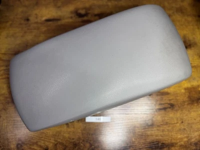 2007 - 2011 丰田凯美瑞中心控制台灰色皮革扶手盖组件原始设备制造商 — 第 1/4 张图片