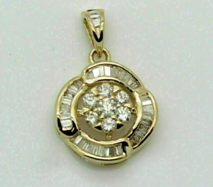 0.50 Carati Taglio Rotondo Moissanite Baguette Gruppo Ciondolo IN 14K Oro Giallo - Foto 1 di 6