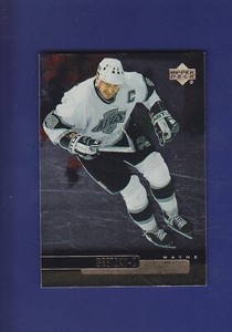 Wayne Gretzky HOF 1999-00 Upper Deck Hockey Gold Reserve #135 (MINT) Checklist 2