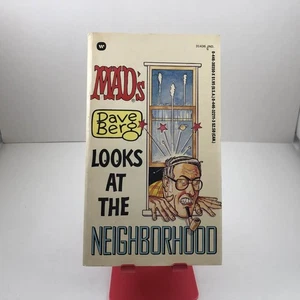 DAVE BERG LOOKS AT THE NEIGHBORHOOD Vintage Mad Magazine Paper Back Pocket Book - Picture 1 of 3