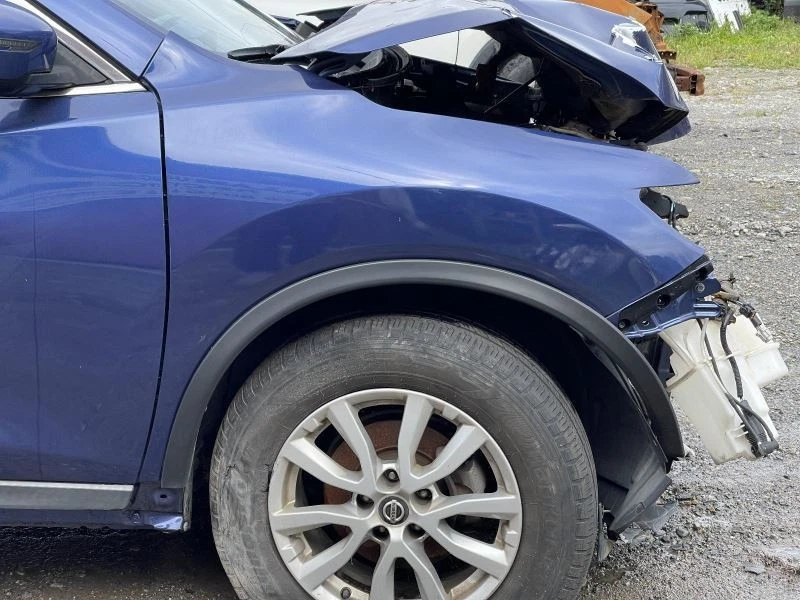 Guardabarros derecho Nissan Rogue 2014-2020 azul PC:RBY 31K 49230 Foto 1 de 4