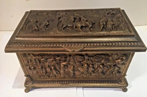 ANTICA SCATOLA PORTAGIOIE VINTAGE METALLO BRONZO PESANTE ARTE EUROPEA FODERATA - Foto 1 di 8