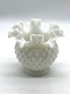 Vaso vintage Fenton bianco piano cottura vetro latte arruffato - Foto 1 di 3