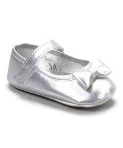 Patent Mary Jane SILVER Crib Shoes- Adorable!  Sizes 0-3- NEW Pitter Patter - Picture 1 of 1