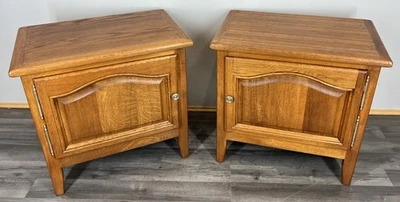 French Vintage Oak Bedside Tables Pair Cupboards Cabinets LOT 3950 - Image 1 of 4
