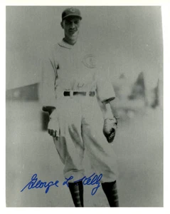 GEORGE KELLY SIGNED AUTOGRAPHED 8x10 PHOTO CINCINNATI REDS LEGEND BECKETT BAS - Picture 1 of 2