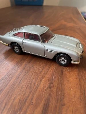 Corgi James Bond 007 Aston Martin DB5 Made in Gt Britain 1/32 - Image 1 of 4