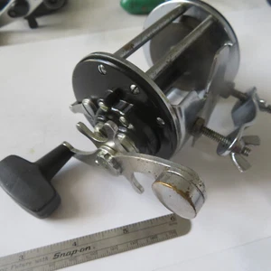 FISHING REEL PENN 155 BLACK PADDLE HANDEL AND ROD CLAMP - Picture 1 of 5