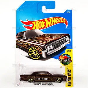 2017 Hot Wheels 64 LINCOLN CONTINENTAL #15 marrone - HW Art Cars- 1:64 Mattel DTX89 - Foto 1 di 3
