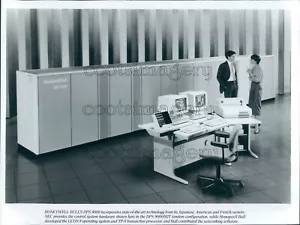 Press Photo Honeywell Bull DPS 9000 sistema informatico - Foto 1 di 2