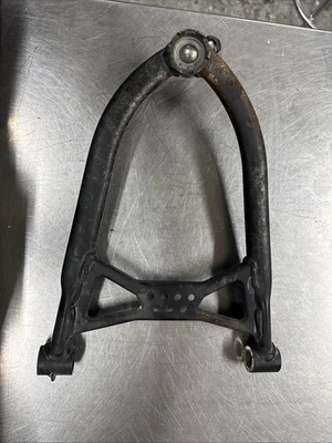 Ski Doo Summit SP 800R T3 2016 brazo en A superior izquierdo usado 505073466 Foto 1 de 4