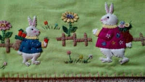 46" Hand made Wool Flannel Flowers RABBIT Bunny Applique EASTER Table Runner #B - Picture 1 of 1