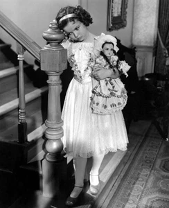 Shirley Temple - La Piccola Principessa - Poster Ancora - Foto 1 di 1