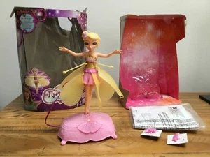 2013 Spin Master Flutterbye Golden Flying Fairy doll with charging pad boxed - Picture 1 of 24
