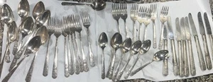 Lotto 39 pezzi vintage 1938 Wm A Rogers Oneida placcato argento SS ARMONIA - Foto 1 di 13