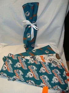 Miami Dolphins NFLFootball tessuto fatto a mano 15"x6,5" vino/borsa regalo copertura NUOVO - Foto 1 di 1