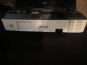 Epson Projector Powerlite 1960 - Photo 1/4
