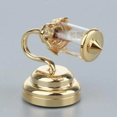 Modello di lampada da parete a LED con paralume trasparente in miniatura per - Immagine 1 di 4